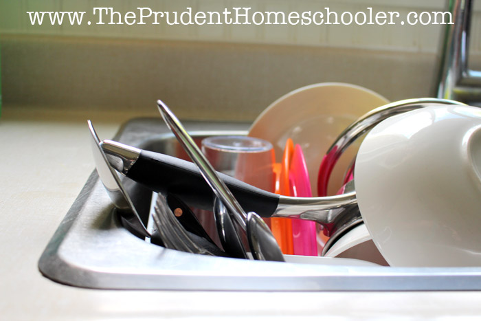 Do you ever have that terrible feeling where your home feels so disorganized that you cannot breathe? I definitely do, and then it leads to frustration in homeschooling, laziness in accomplishing other tasks, and an overall feeling of overwhelm! Follow these 5 Easy Tips to conquer the chaos and finally enjoy some peace at home. | The Prudent Homeschooler