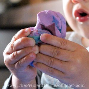 What does it look like to explore play dough for THE FIRST TIME?! Beautiful photos documenting a toddler's first experience.