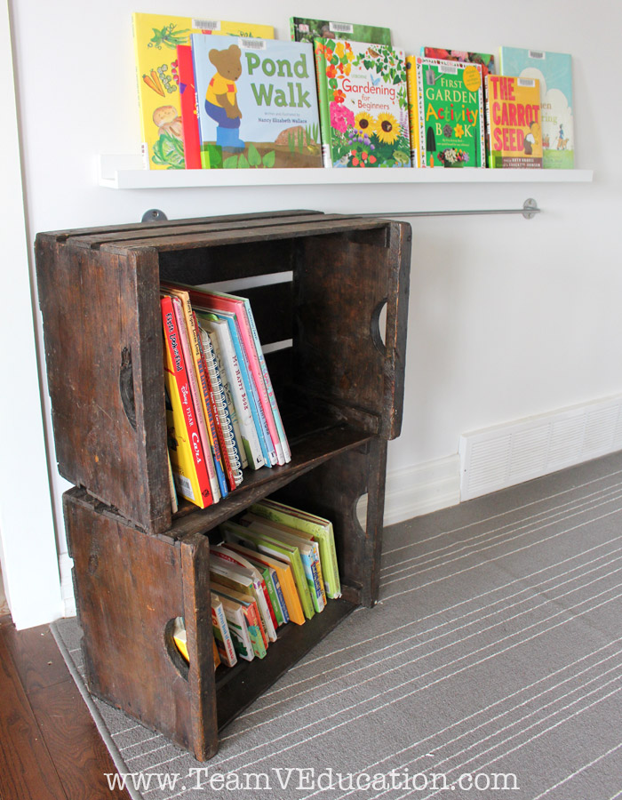 How to organize children's books. We set up the best home library display! Are you considering how to set up your home library to better engage your little ones? Consider these 6 great ideas to help you create a home library display that will entice your young readers to both read and tidy up after themselves, while also maintaining a cohesive look in your home décor.